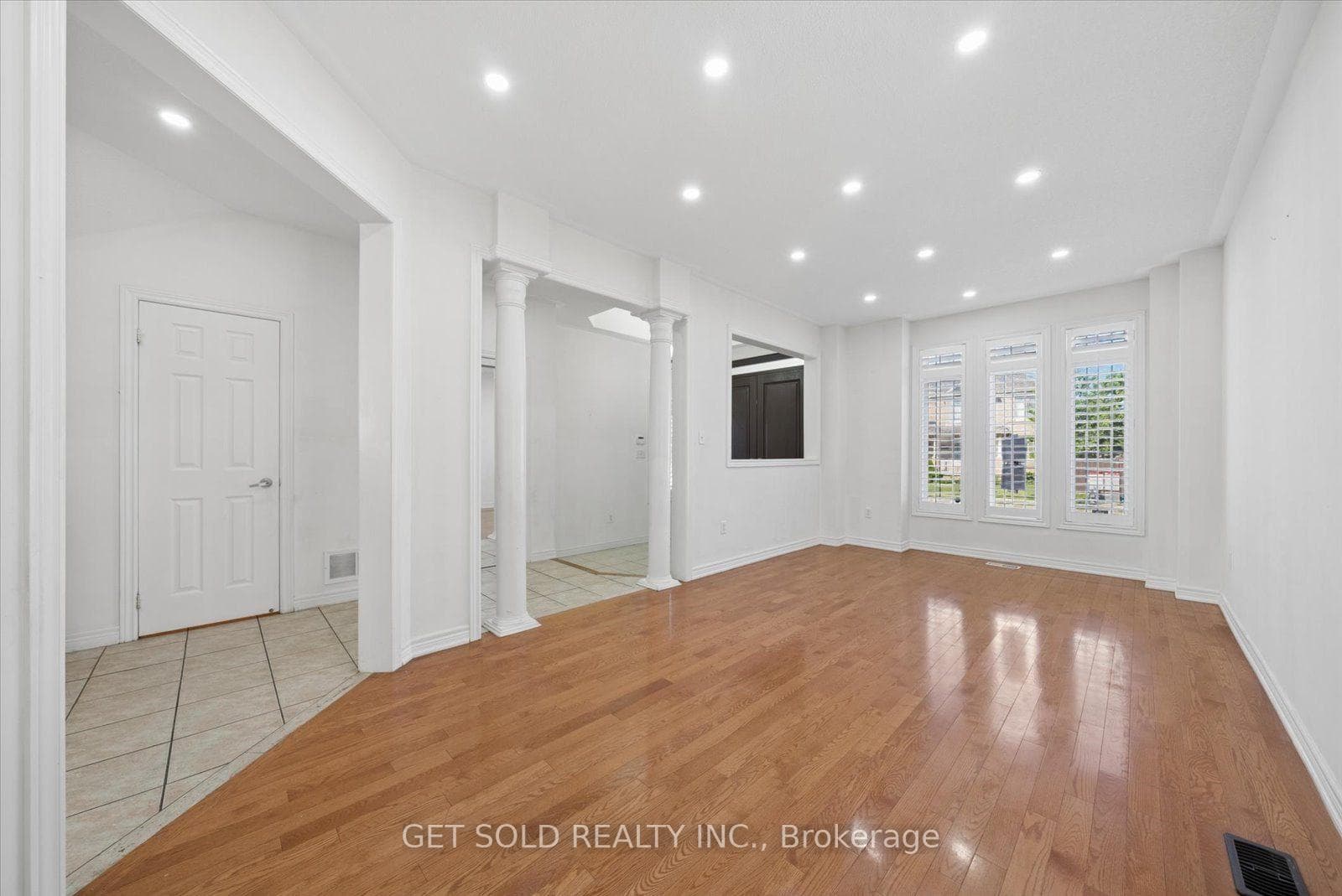 135 Earlsbridge Boulevard photo 10