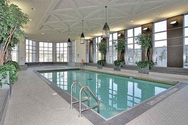 388 Prince Of Wales Drive Unit 901 photo 36