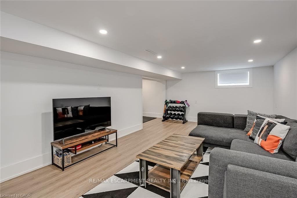 327 Goodram Drive photo 32