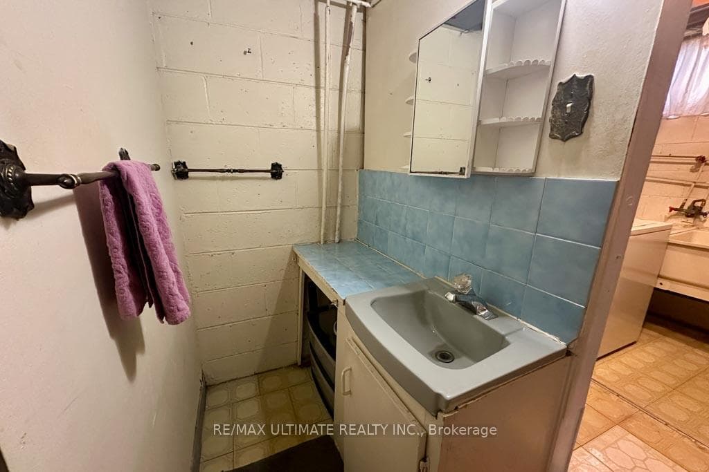 528 Westmount Avenue Unit BMST photo 15