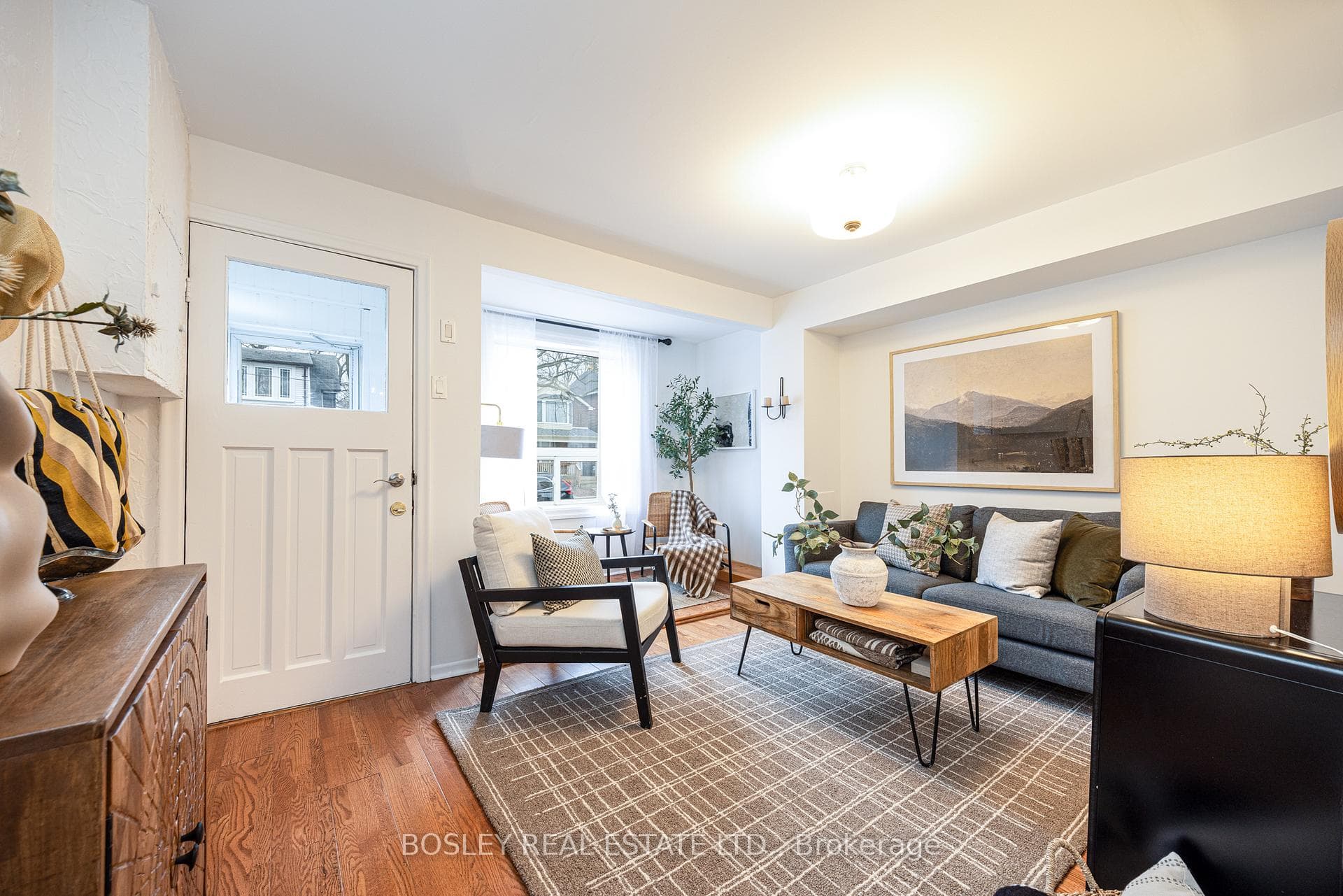 195 Rhodes Avenue photo 1
