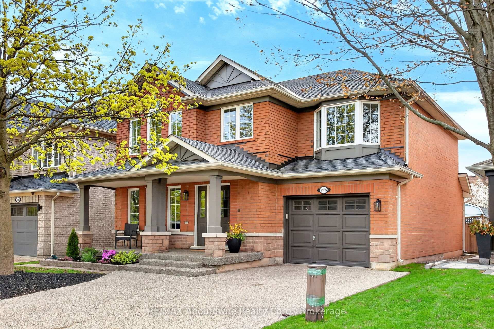 2385 Guildstone Crescent photo 34