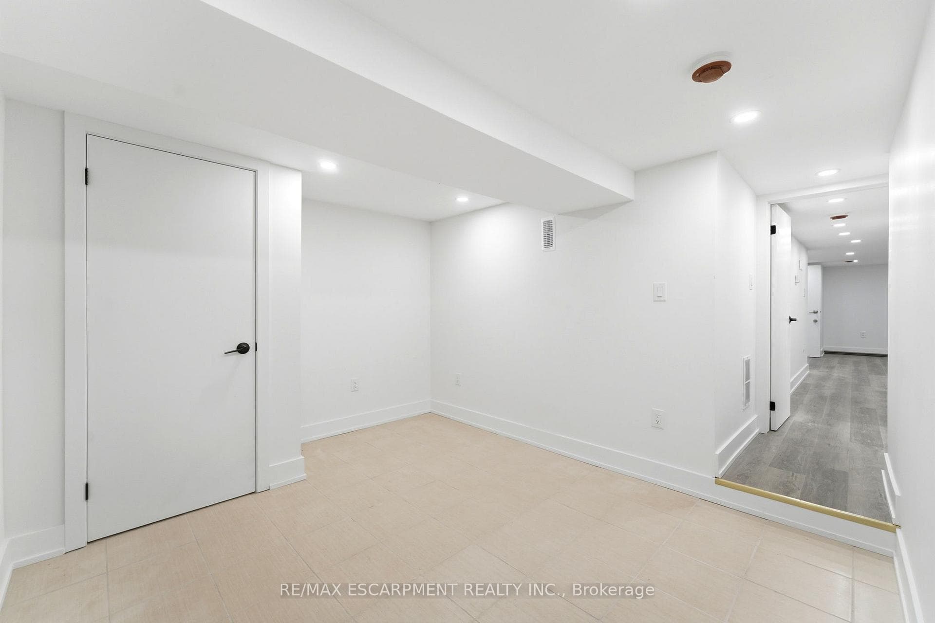 968 Main Street photo 37