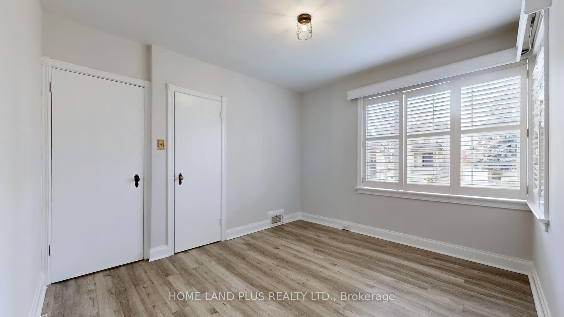 257 Joicey Boulevard photo 24