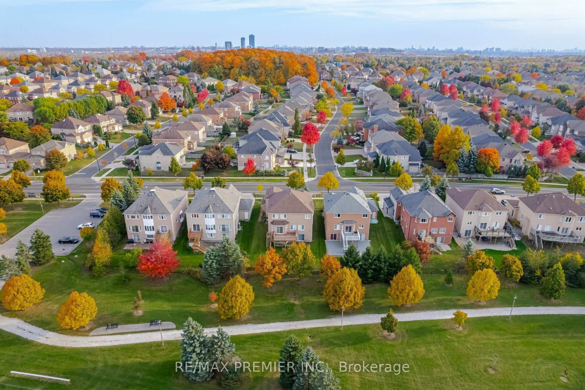 350 Calvert Road photo 37