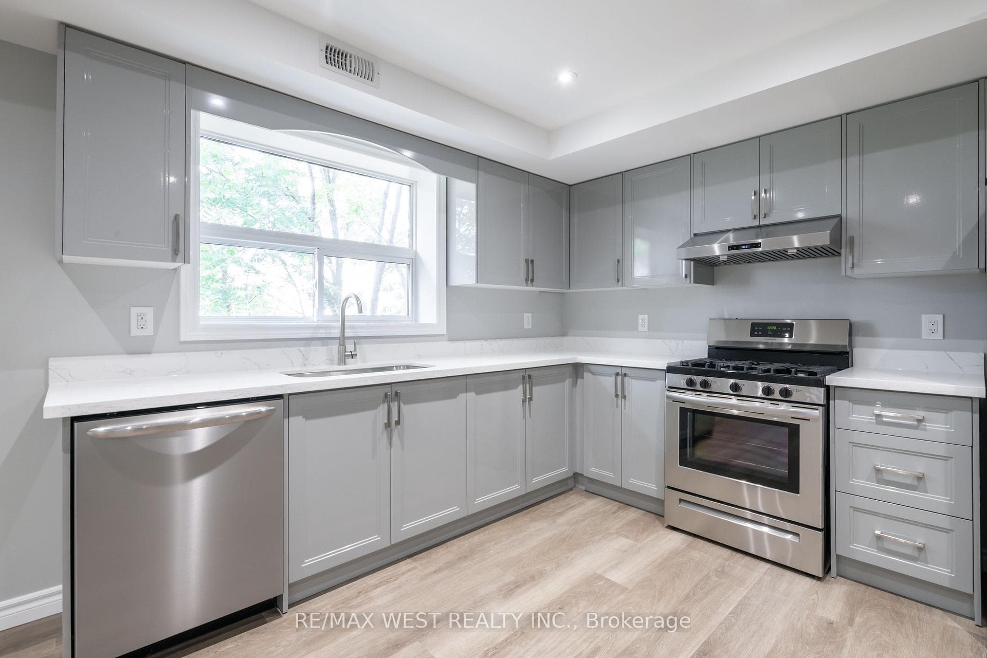 2A Fort Rouille Street Unit 3 photo 3