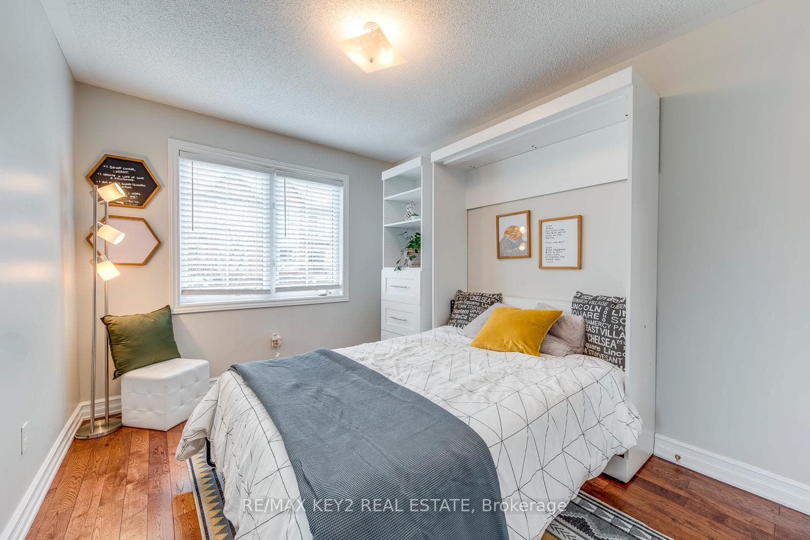 2424 Earl Grey Avenue photo 27