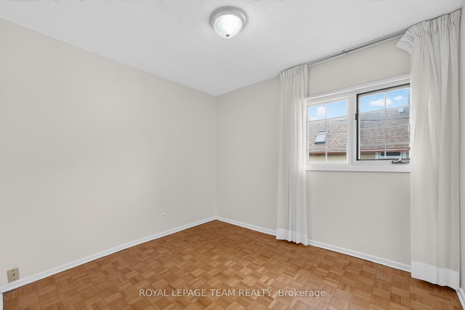 274 Breezehill Avenue photo 20
