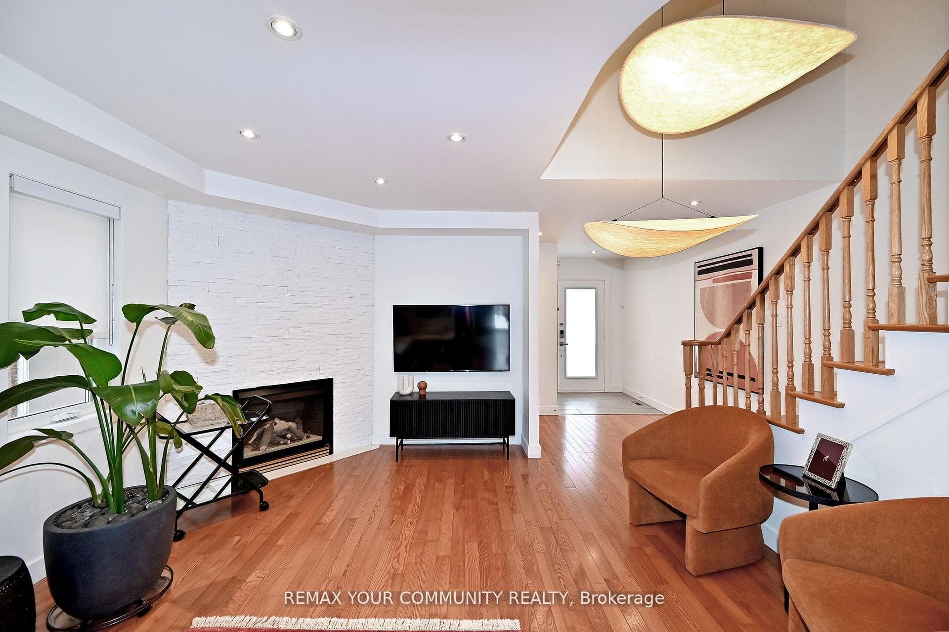 152 Vanguard Road photo 12