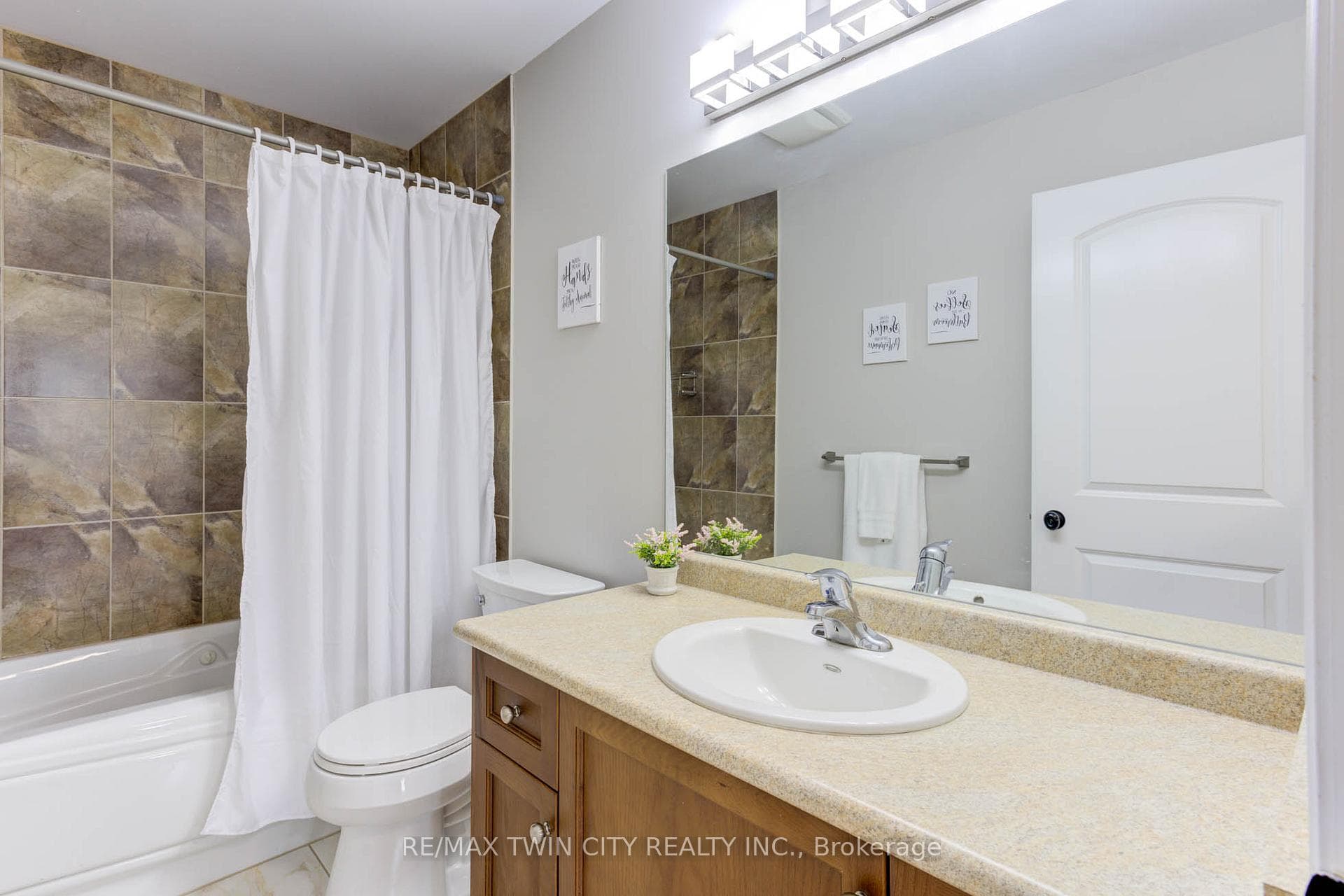 47 Gouda Place photo 29
