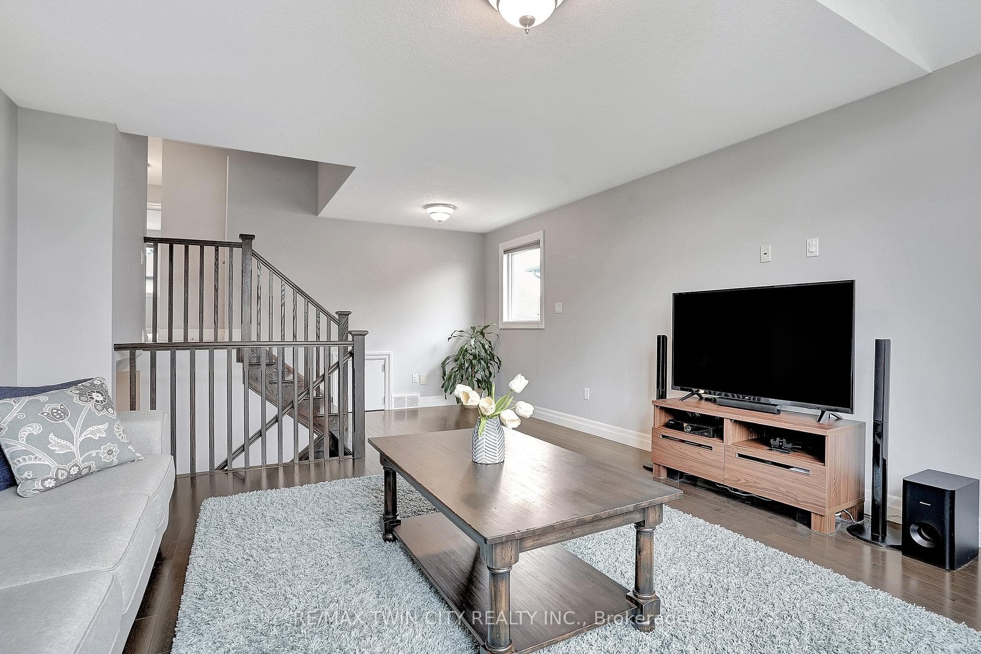 364 Westpark Crescent photo 22