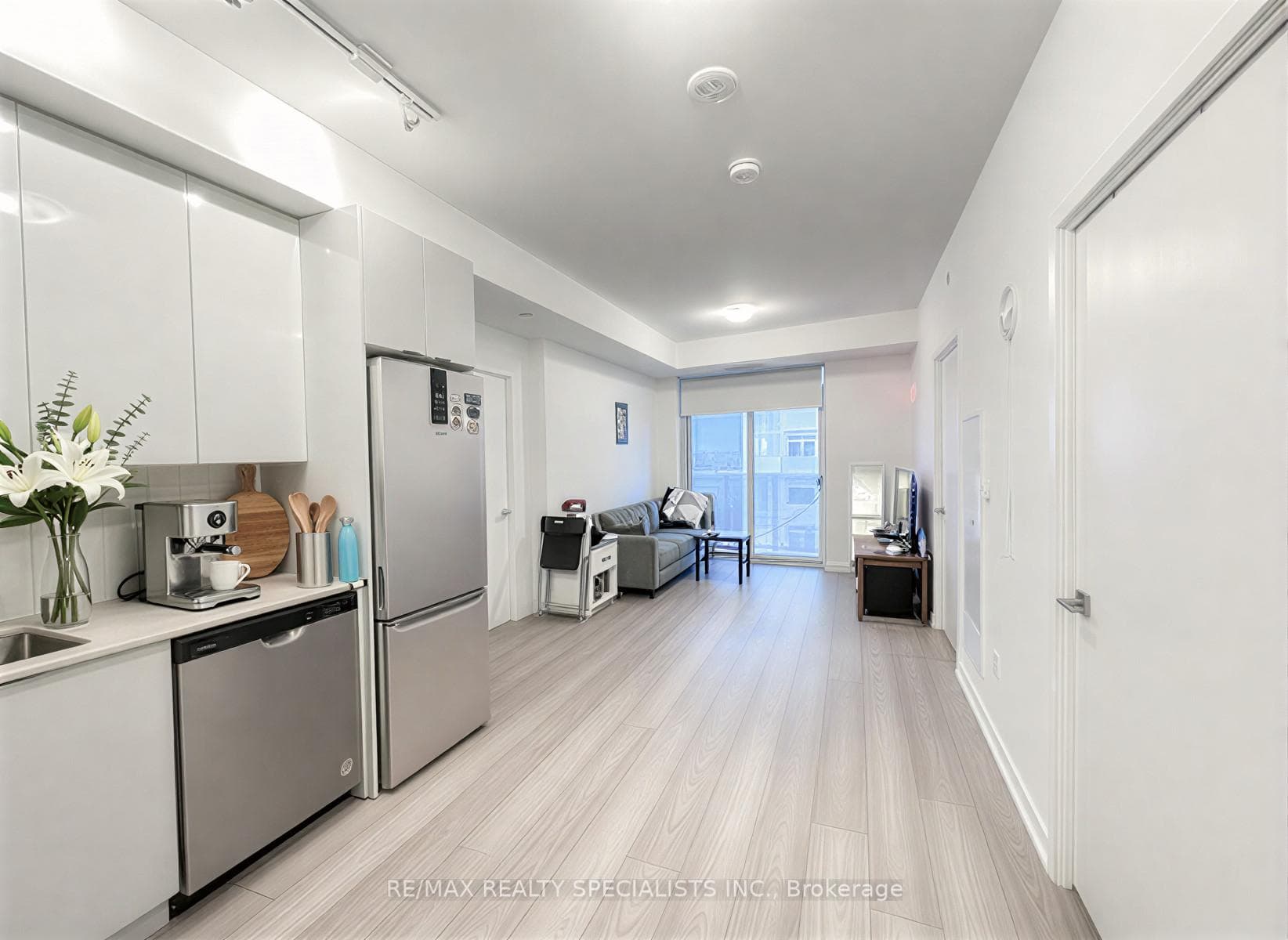 10 Abeja Street Unit 2014 photo 6