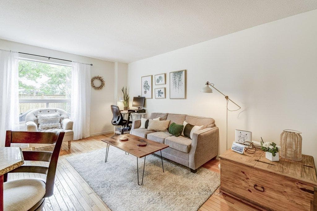 85 Foxborough Drive photo 6