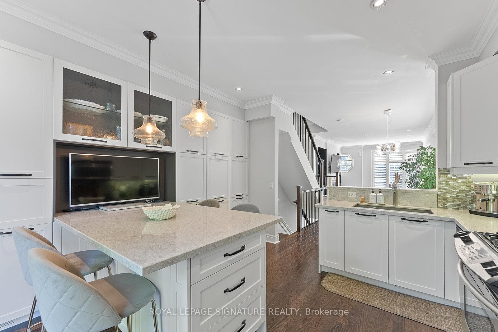76 Lobo Mews photo 14