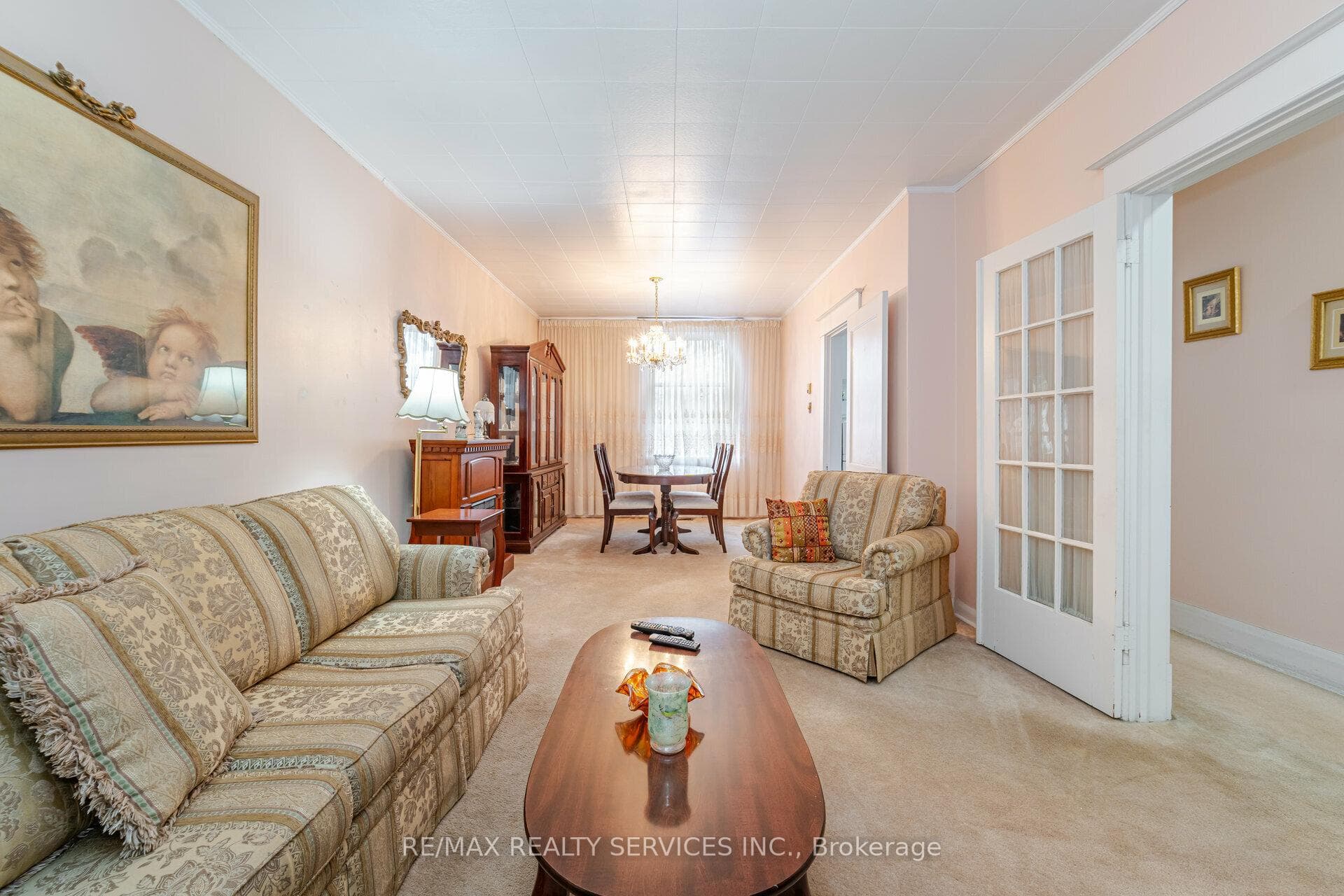 98 Mill Street photo 10