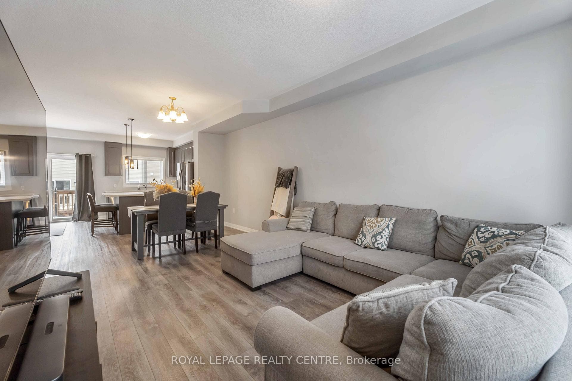 62 Aquarius Crescent photo 12
