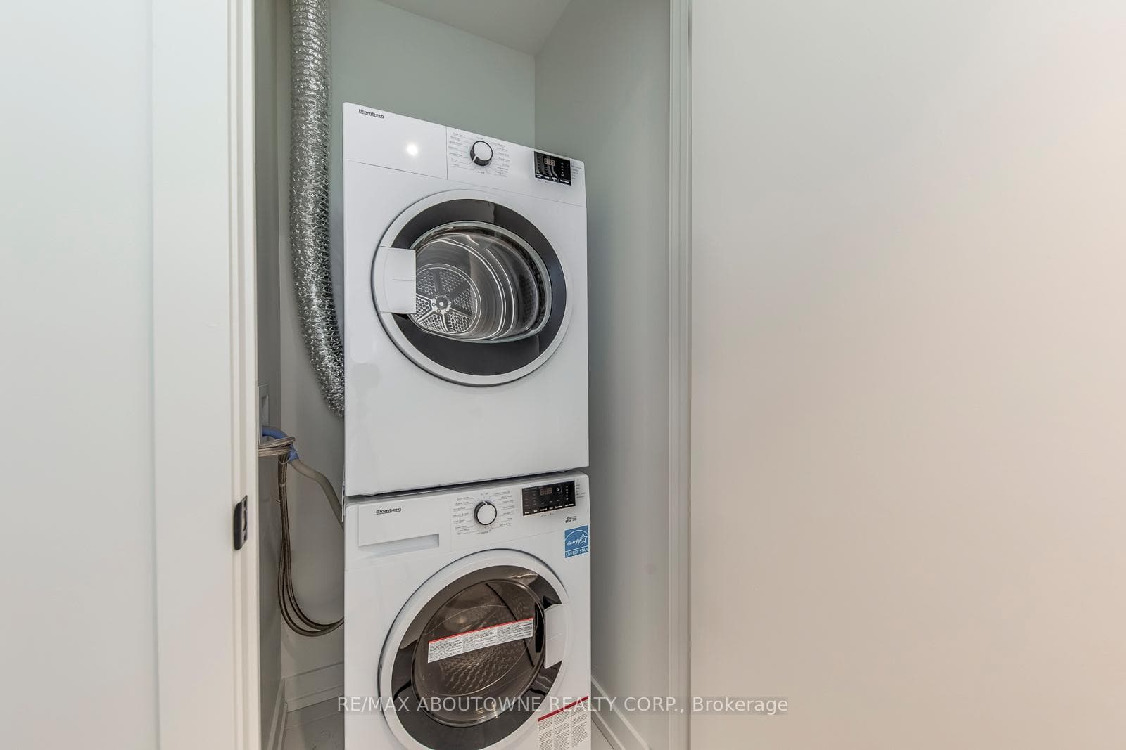 117 broadway Avenue Unit 1012 photo 18