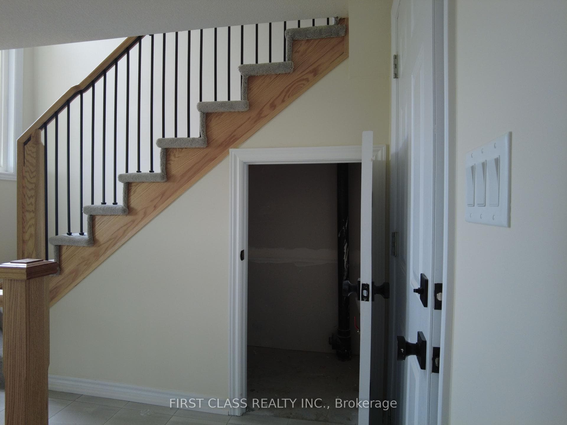 1528 BLOOR Street photo 9