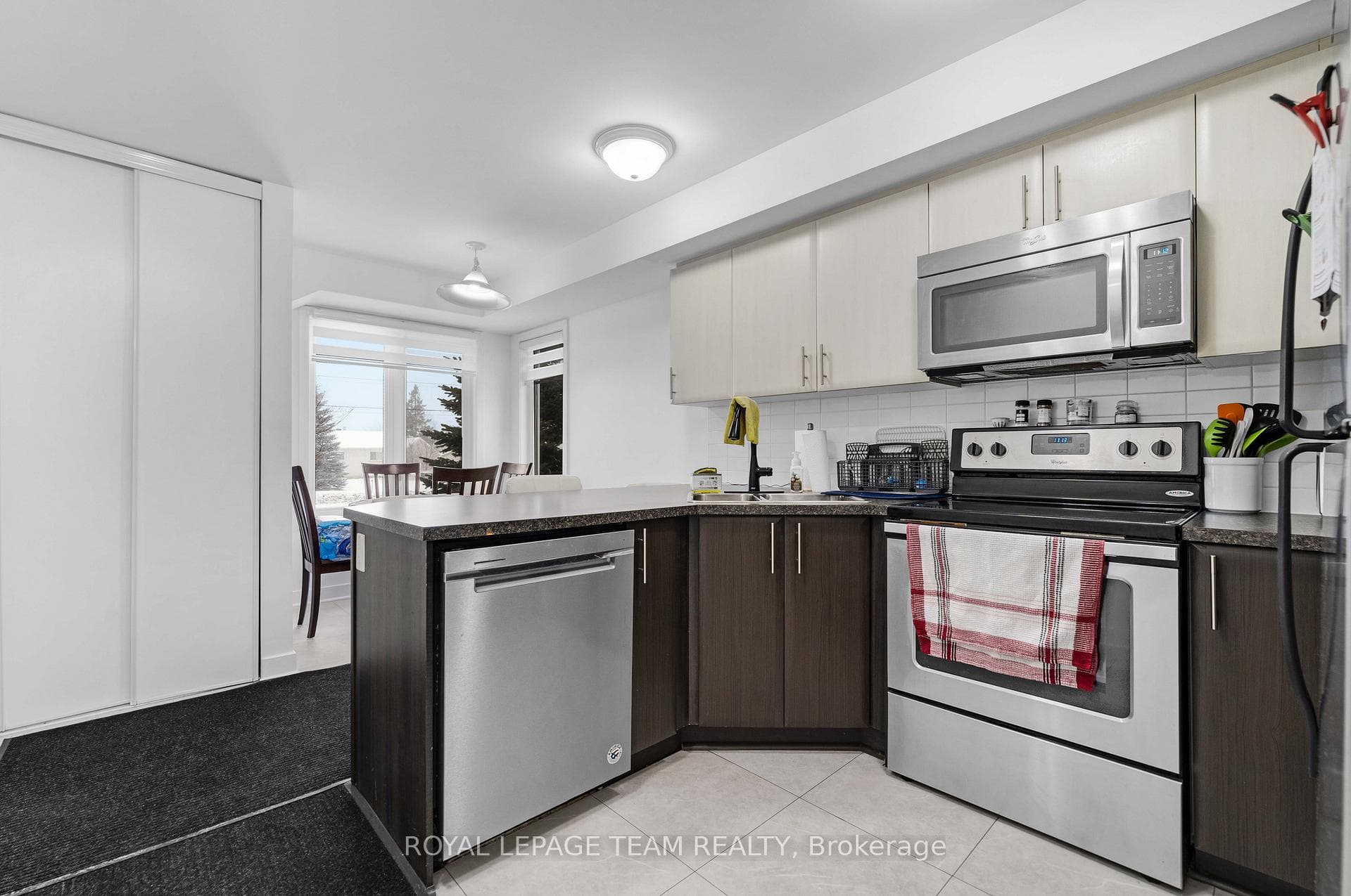 4528A Innes Road photo 6