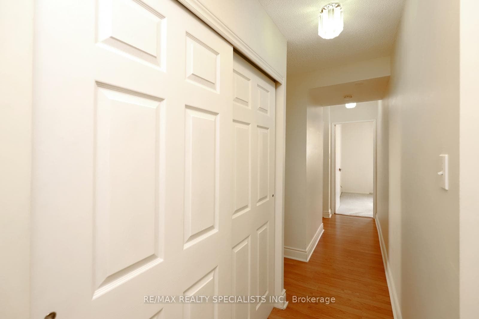 820 BURNHAMTHORPE Road Unit 1602 photo 15