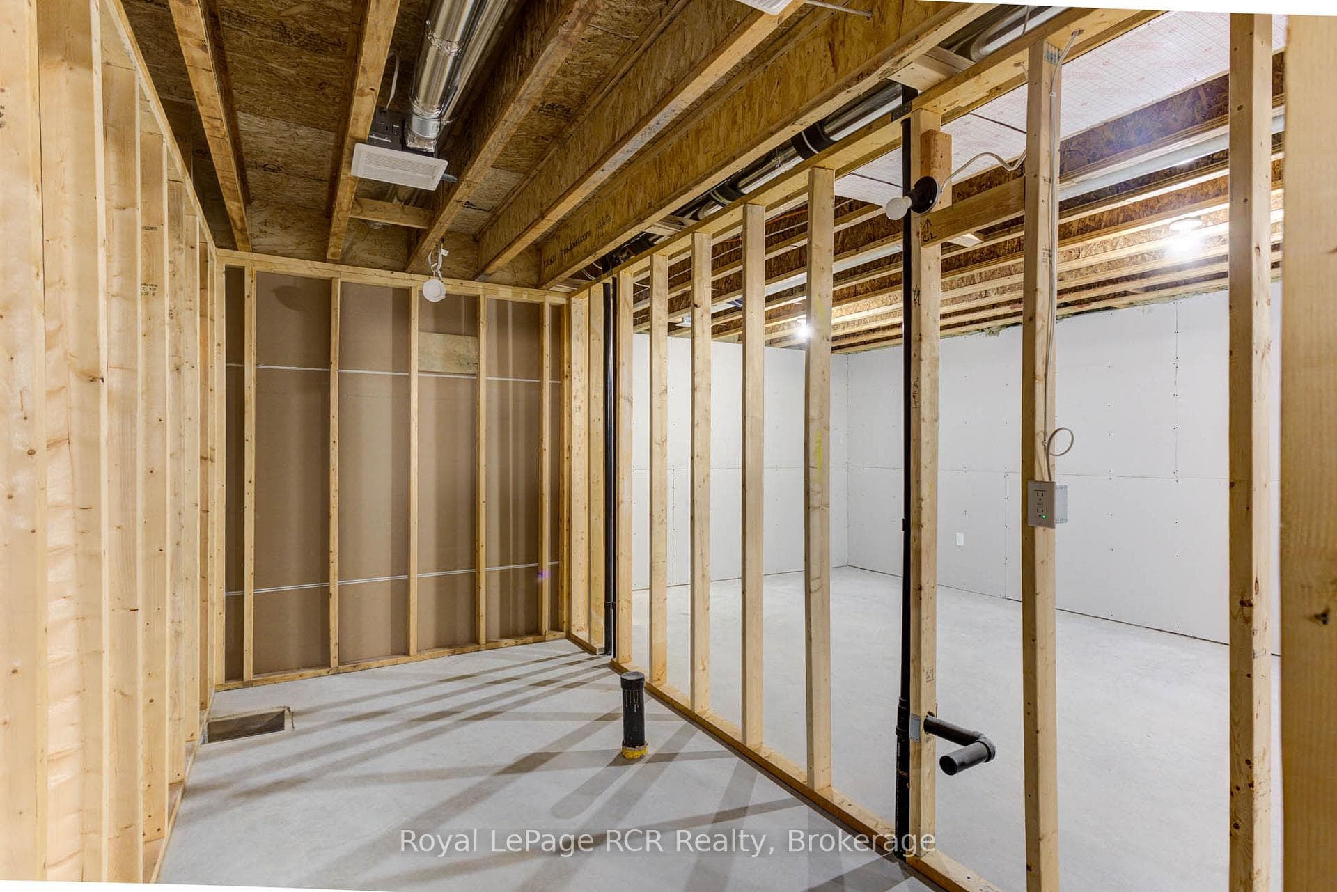 274 Queen Street photo 22