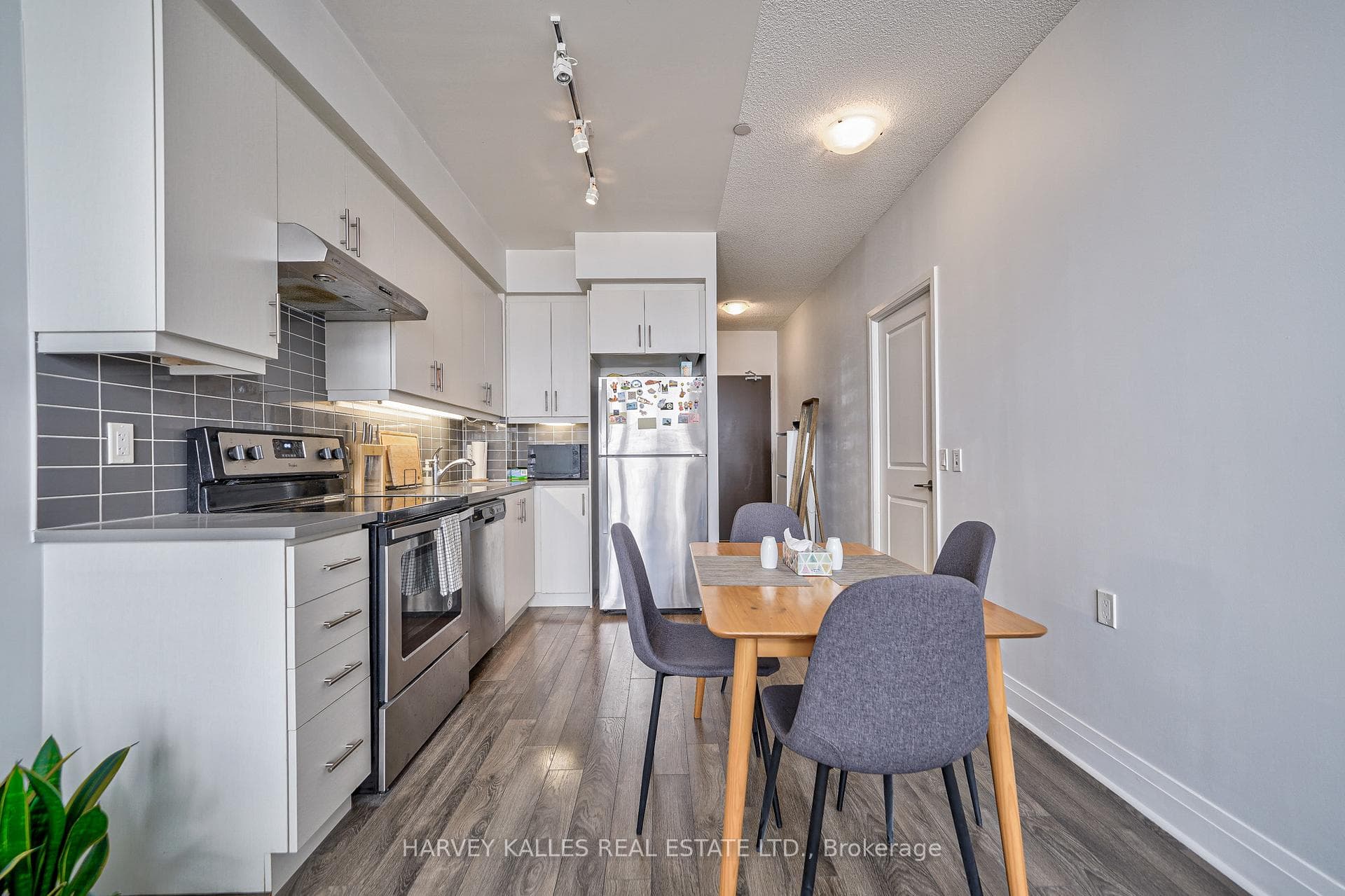 17 Zorra Street Unit 2204 photo 10
