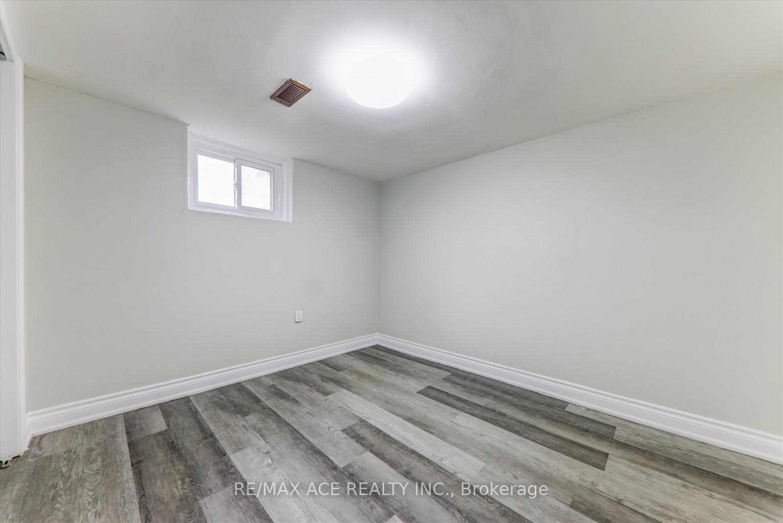 5 Willowlea Drive photo 38