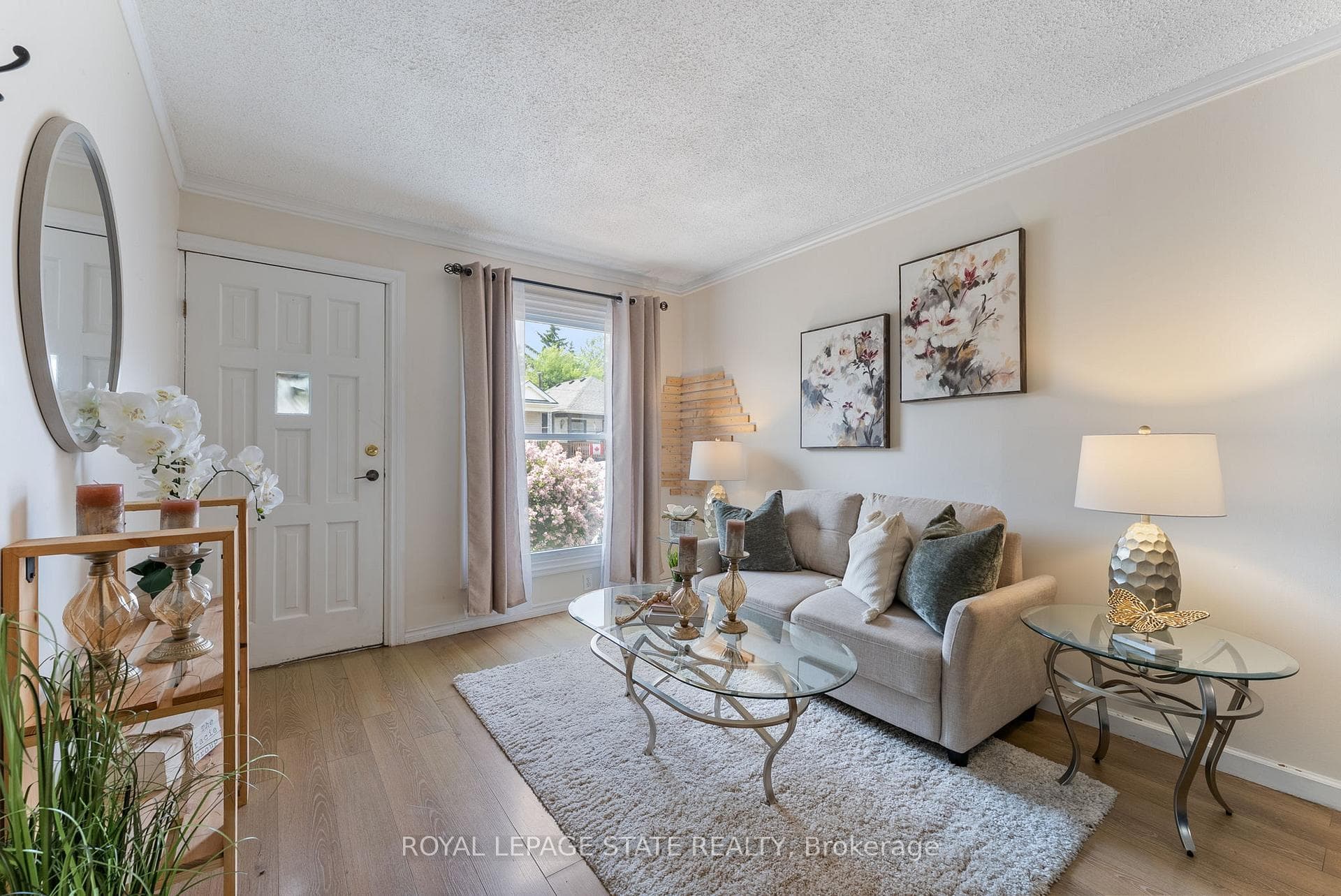 544 Mary Street photo 3