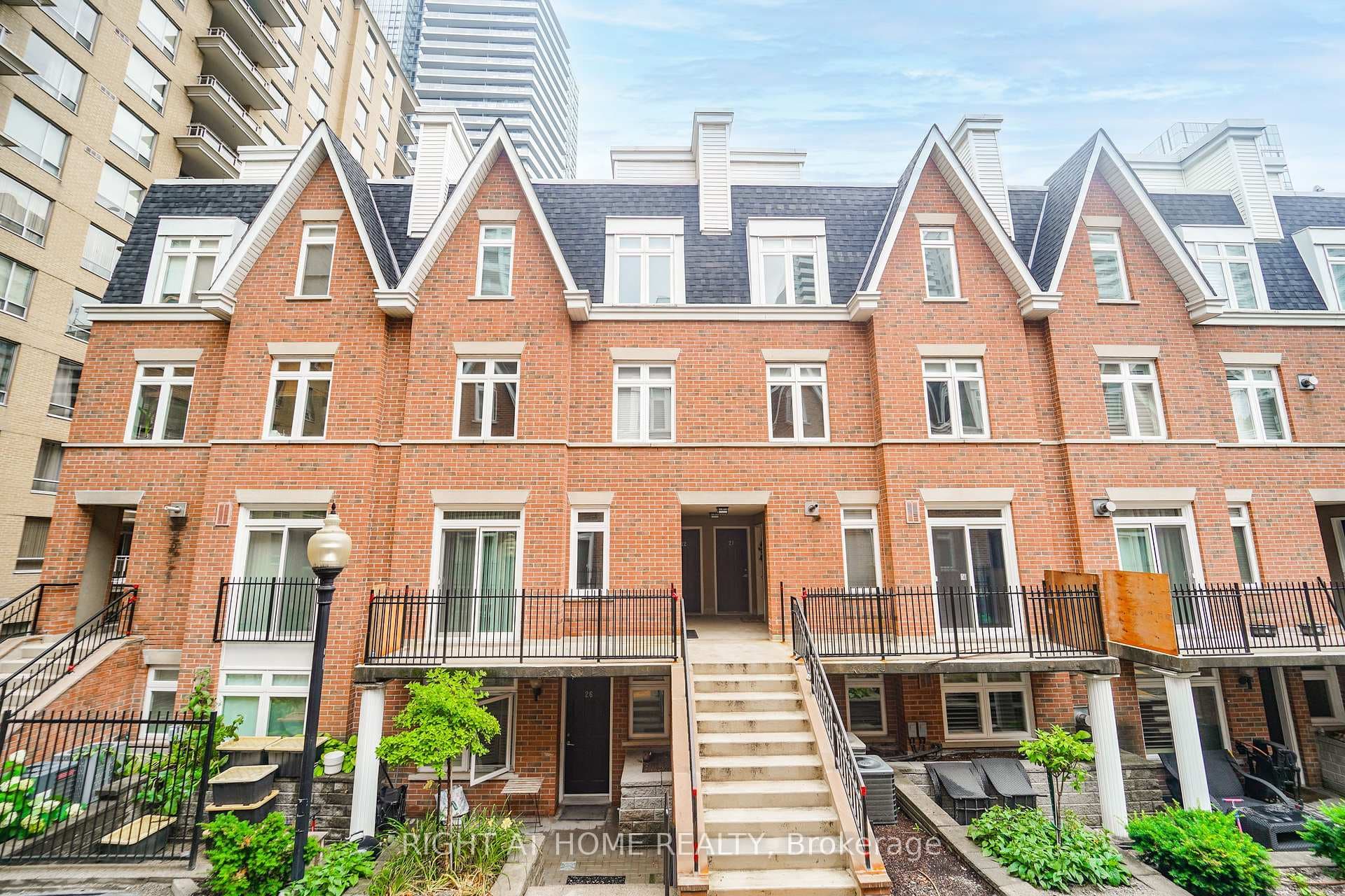 108 Redpath Avenue Unit 22 photo 4