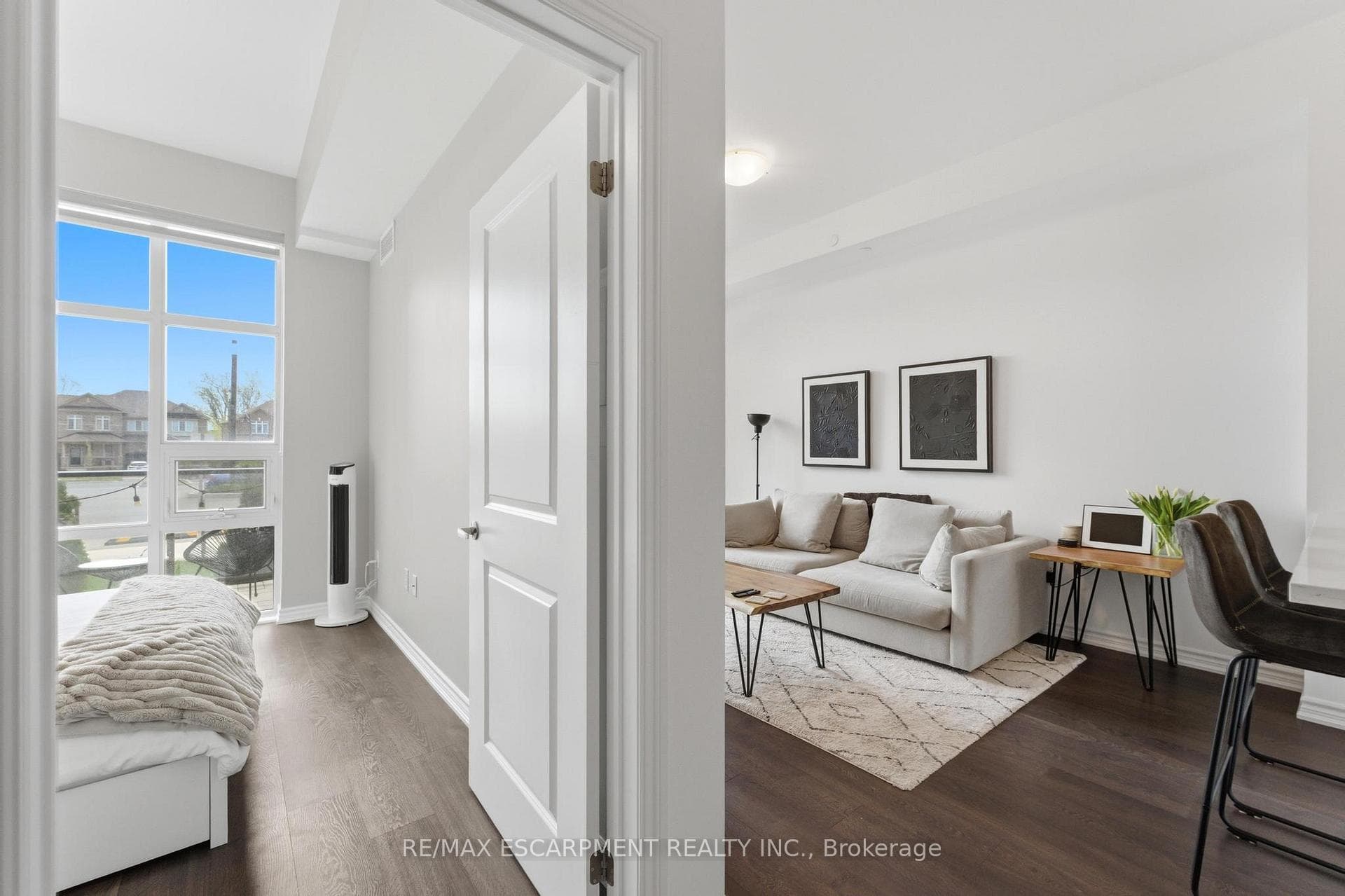 460 Dundas Street Unit 112 photo 11