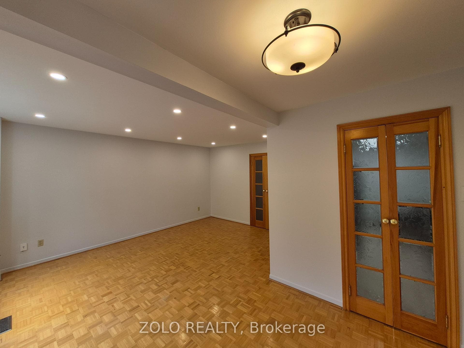 77 Colleen Street photo 9