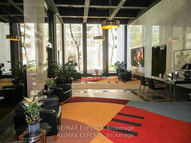 33 Harbour Square Unit 1013 photo 22