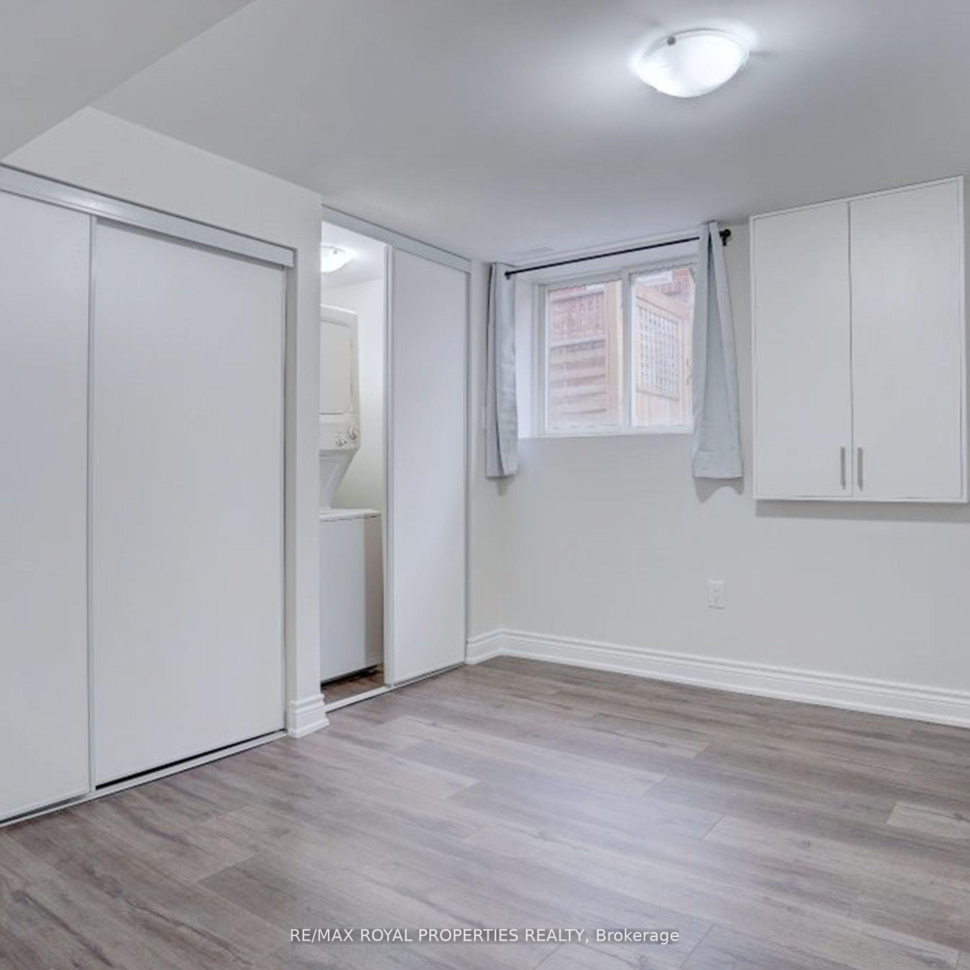 488 Arnhem Drive Unit Bsmt photo 1