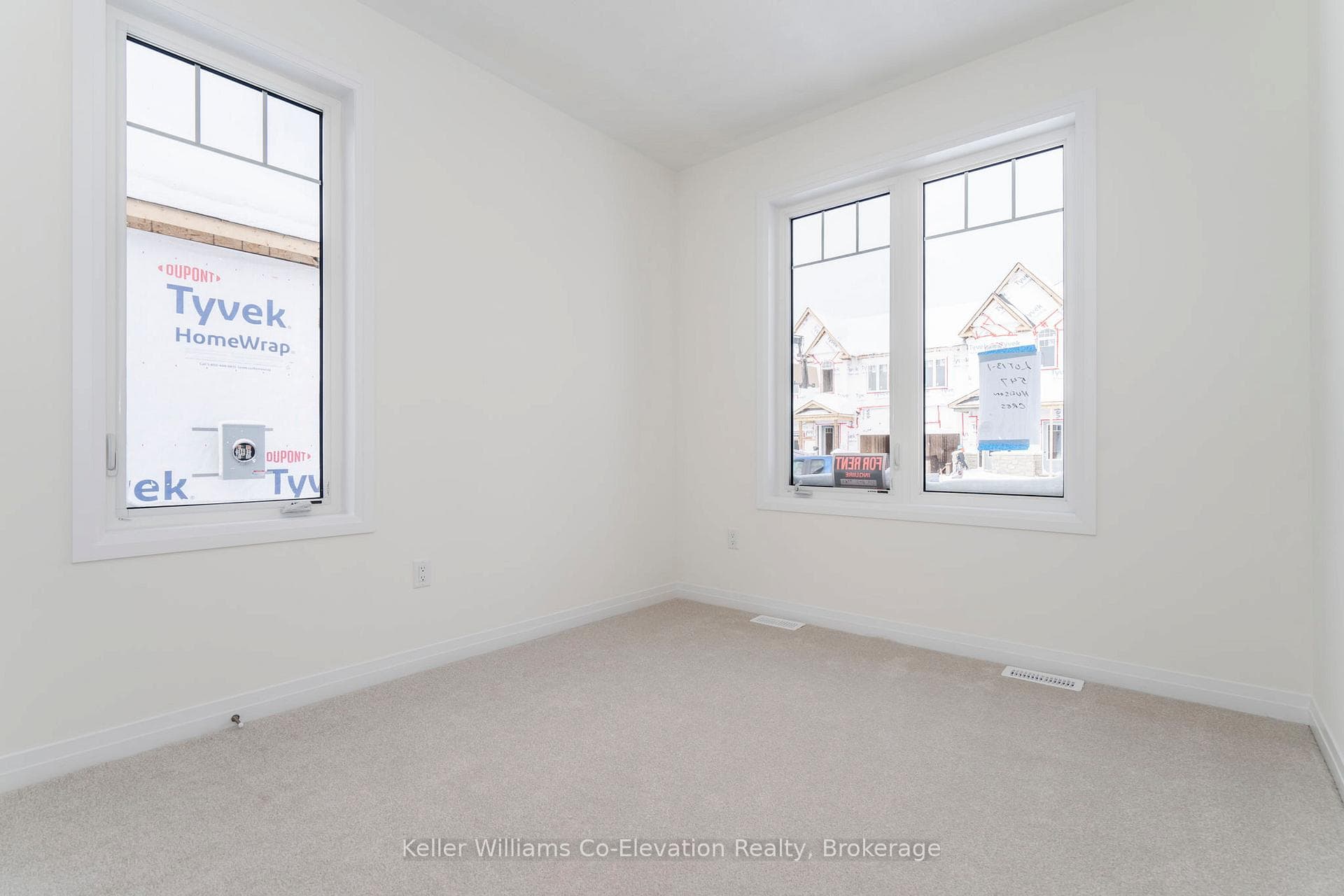 547 Hudson Crescent photo 22