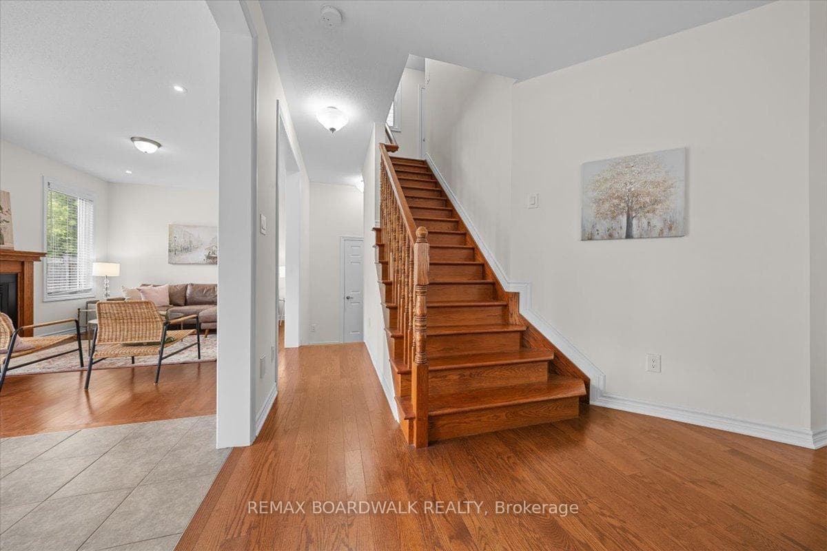 336 Gallantry Way photo 7