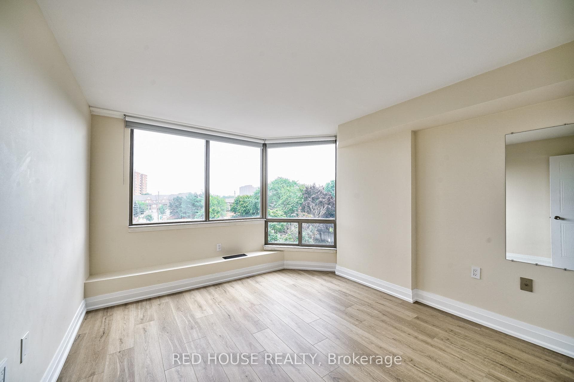 25 Fairview Road Unit 410 photo 13
