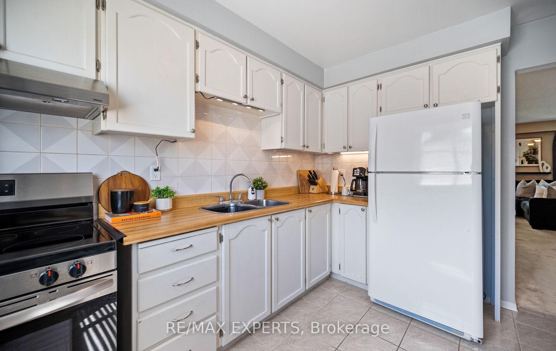 161 Moregate Crescent Unit 15 photo 14