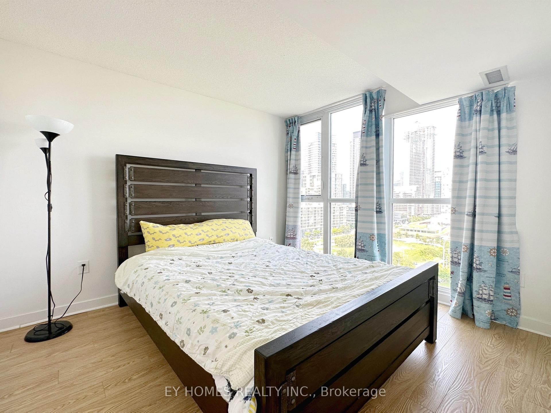 75 Queens Wharf Road Unit 1705 photo 9