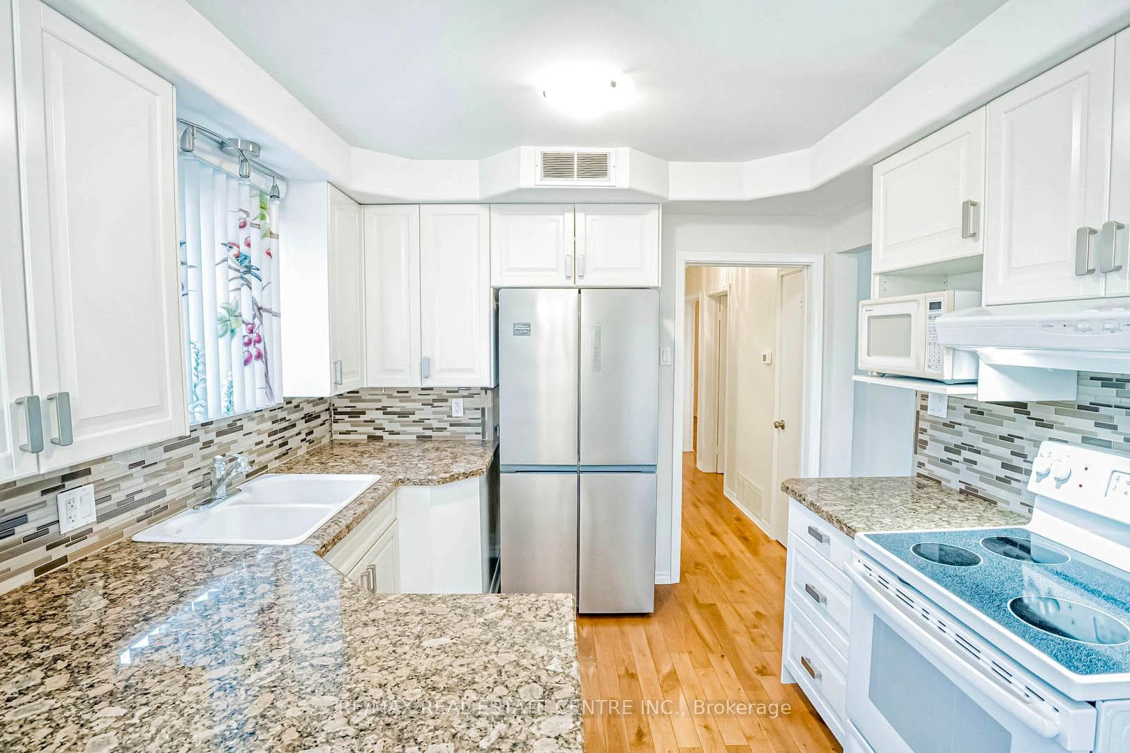 85 Tansley Avenue photo 12