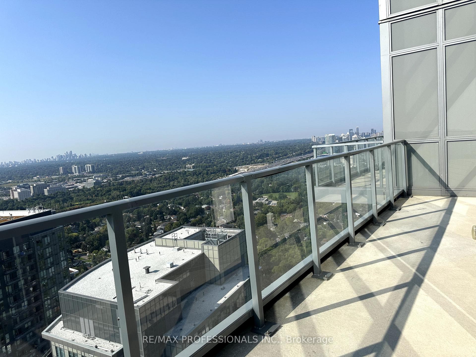 56 Forest Manor Road Unit 3302 photo 9