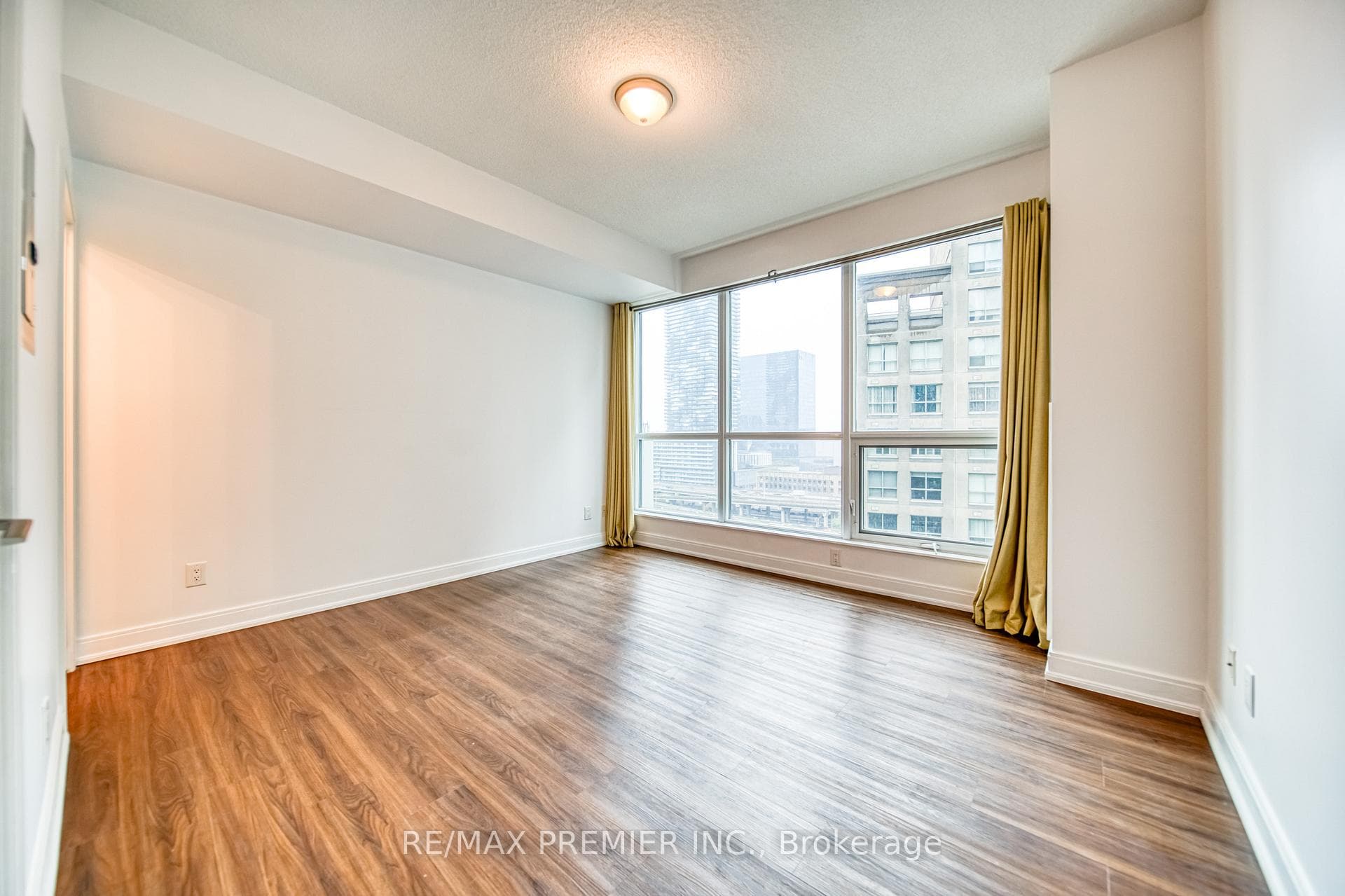 1 Scott Street Unit 1404 photo 18