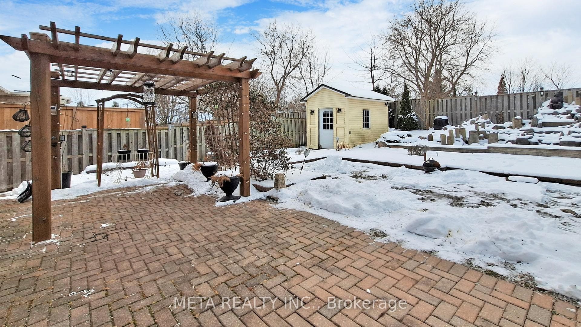 53 Saint Avenue photo 39