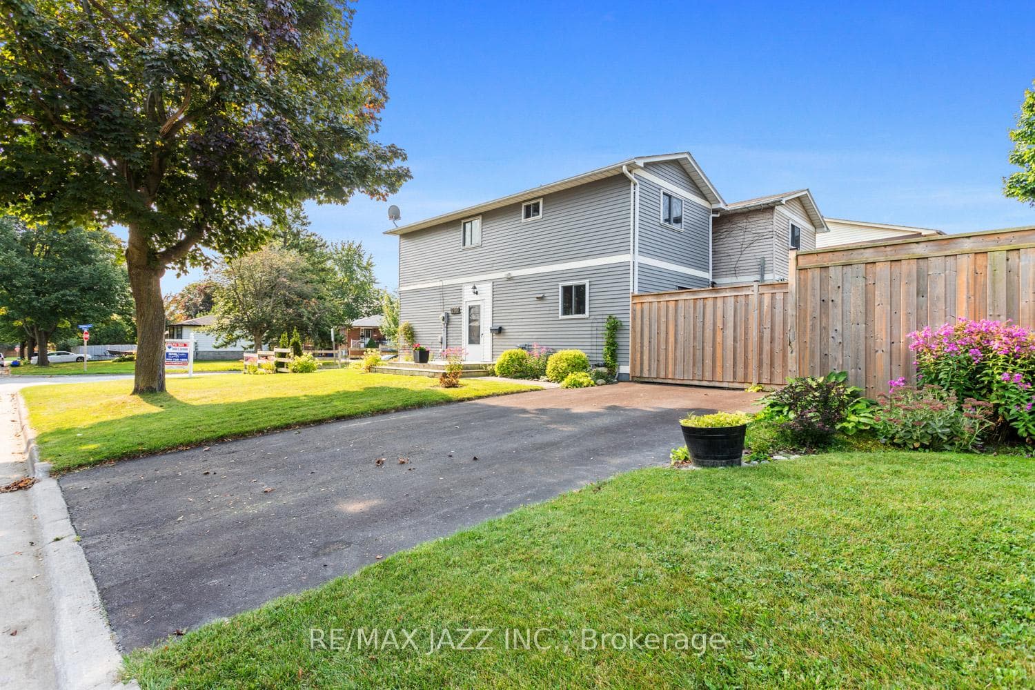 290 Chaleur Avenue photo 27