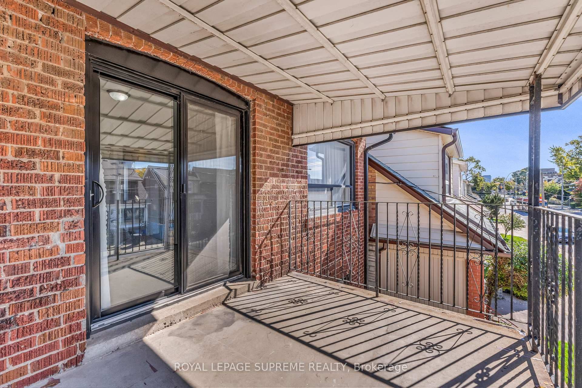 1837 Dufferin Street photo 16