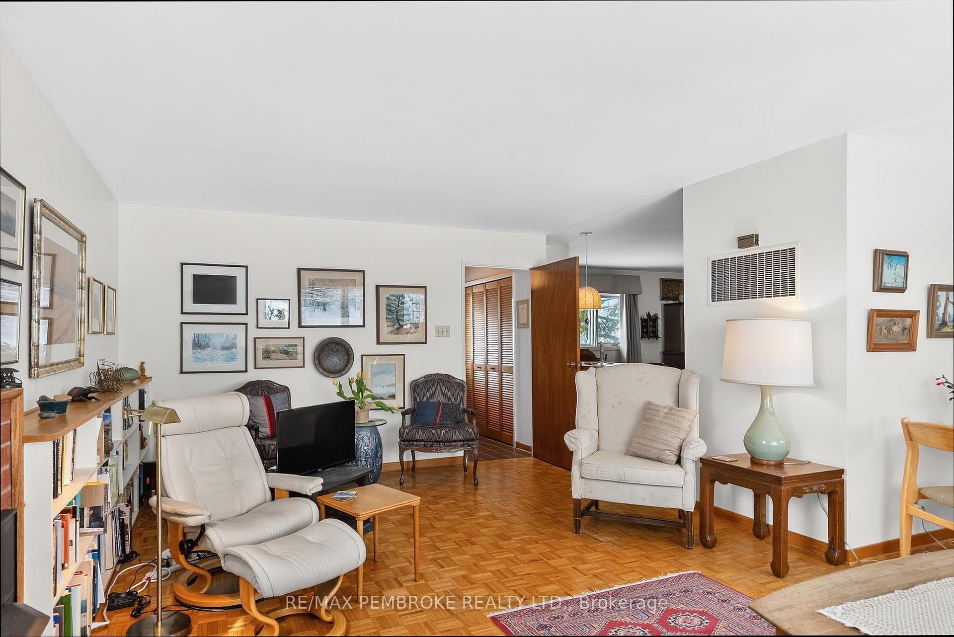 98 Glendale Avenue photo 12