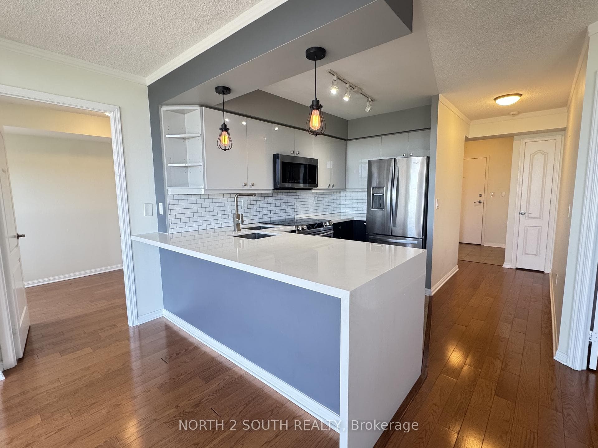 1150 Parkwest Place Unit 1002 photo 1