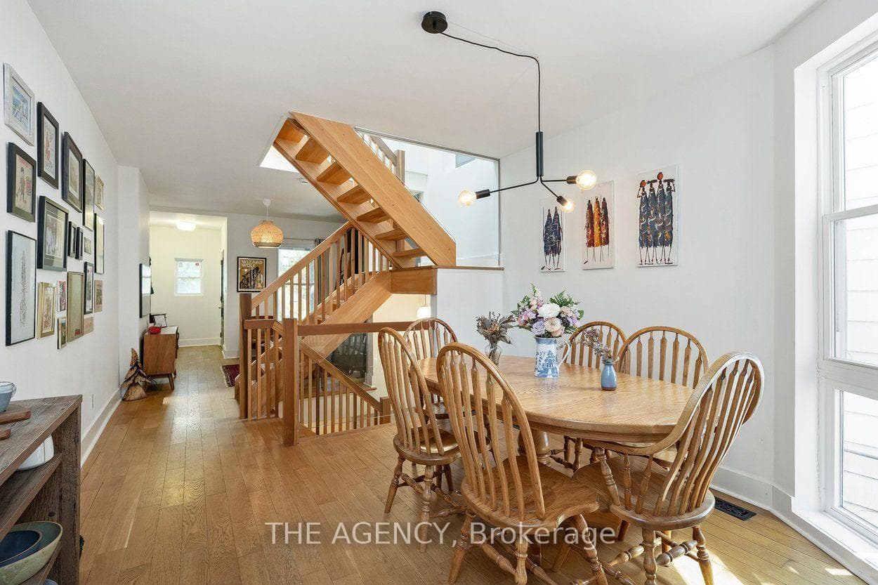 110 Hastings Avenue photo 11