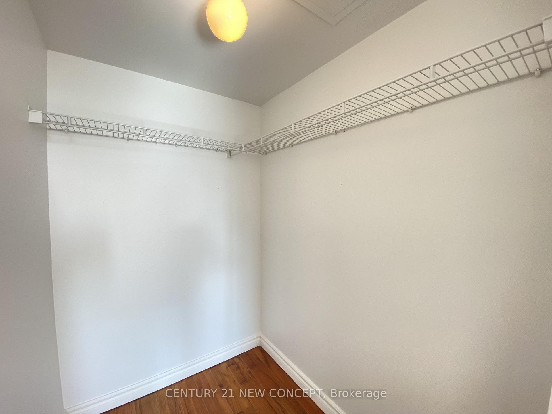 18 Parkview Avenue Unit 2006 photo 8