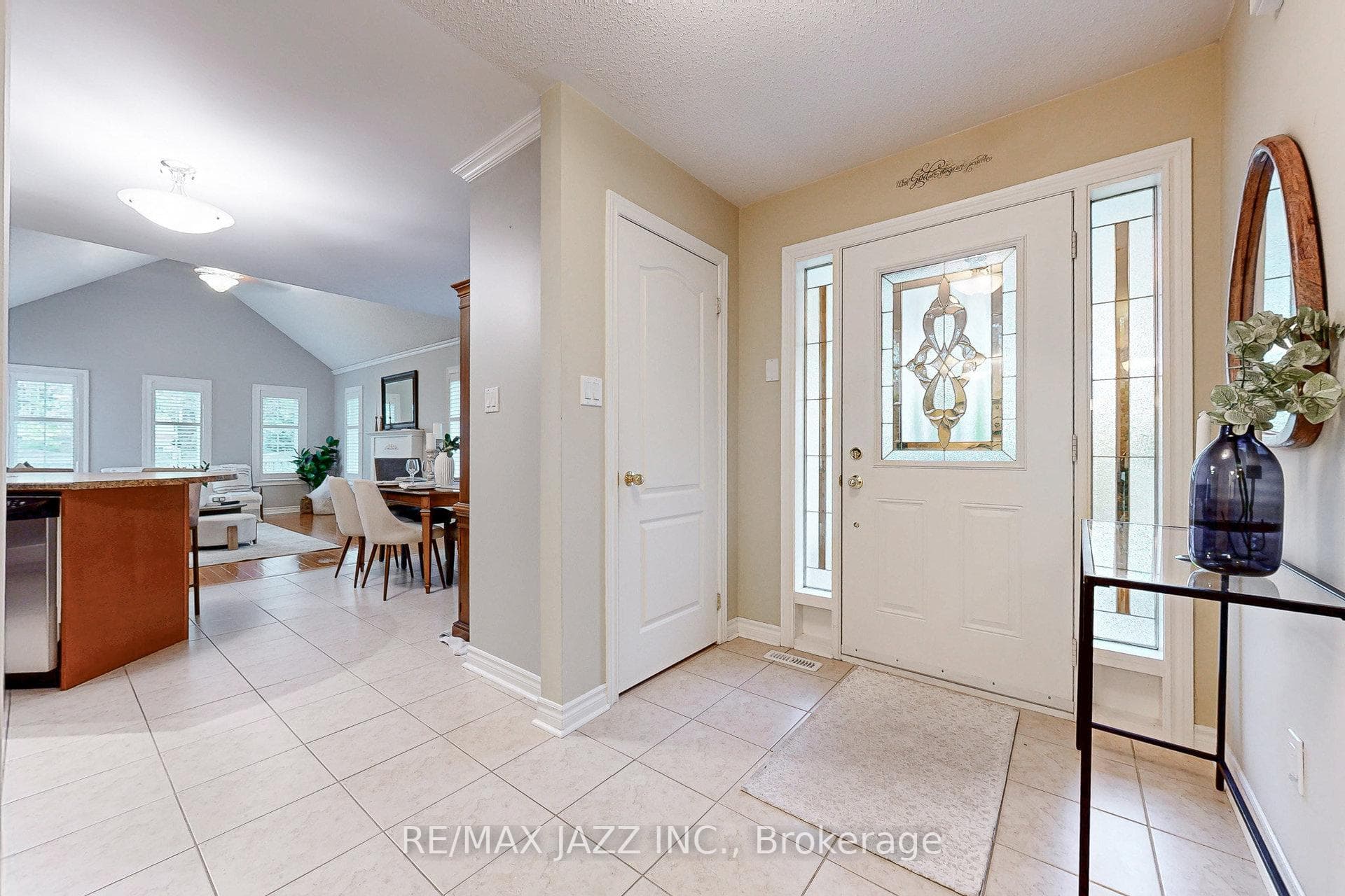 350 Lakebreeze Drive Unit 9 photo 4
