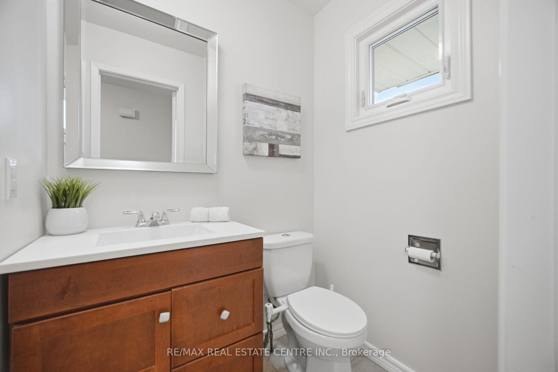 706 Carrying Place photo 22